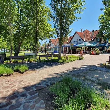 In - Balaton 20318 Apartament *