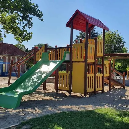 In - Balaton 20318 Zamárdi