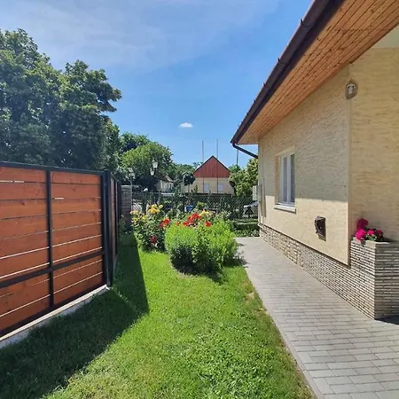 Appartamento In Zamardi/balaton 20318