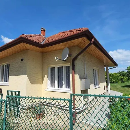 In Zamardi/balaton 20318 Appartamento
